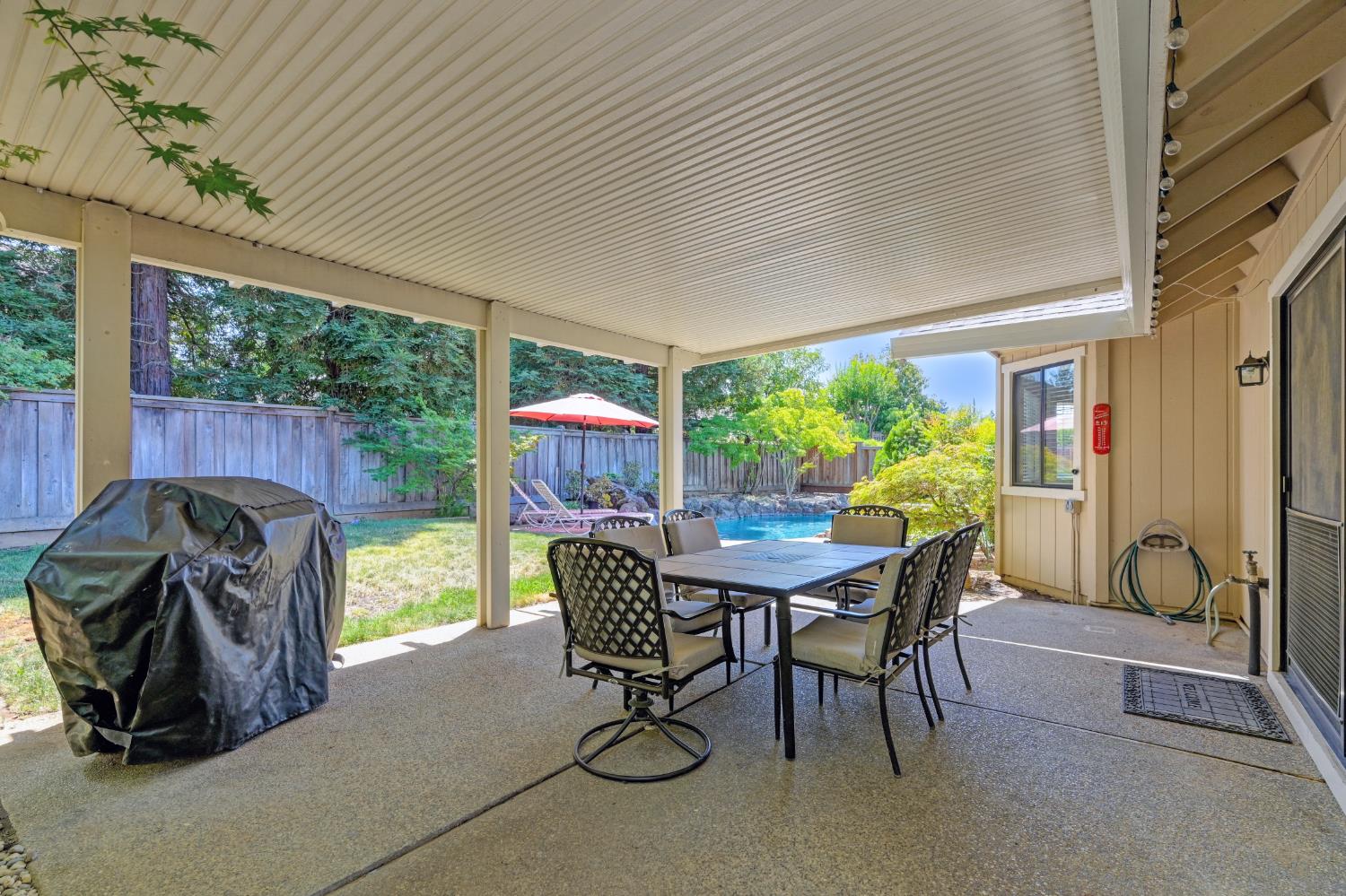 Detail Gallery Image 37 of 53 For 5408 E Brook Way, Elk Grove,  CA 95758 - 3 Beds | 2 Baths