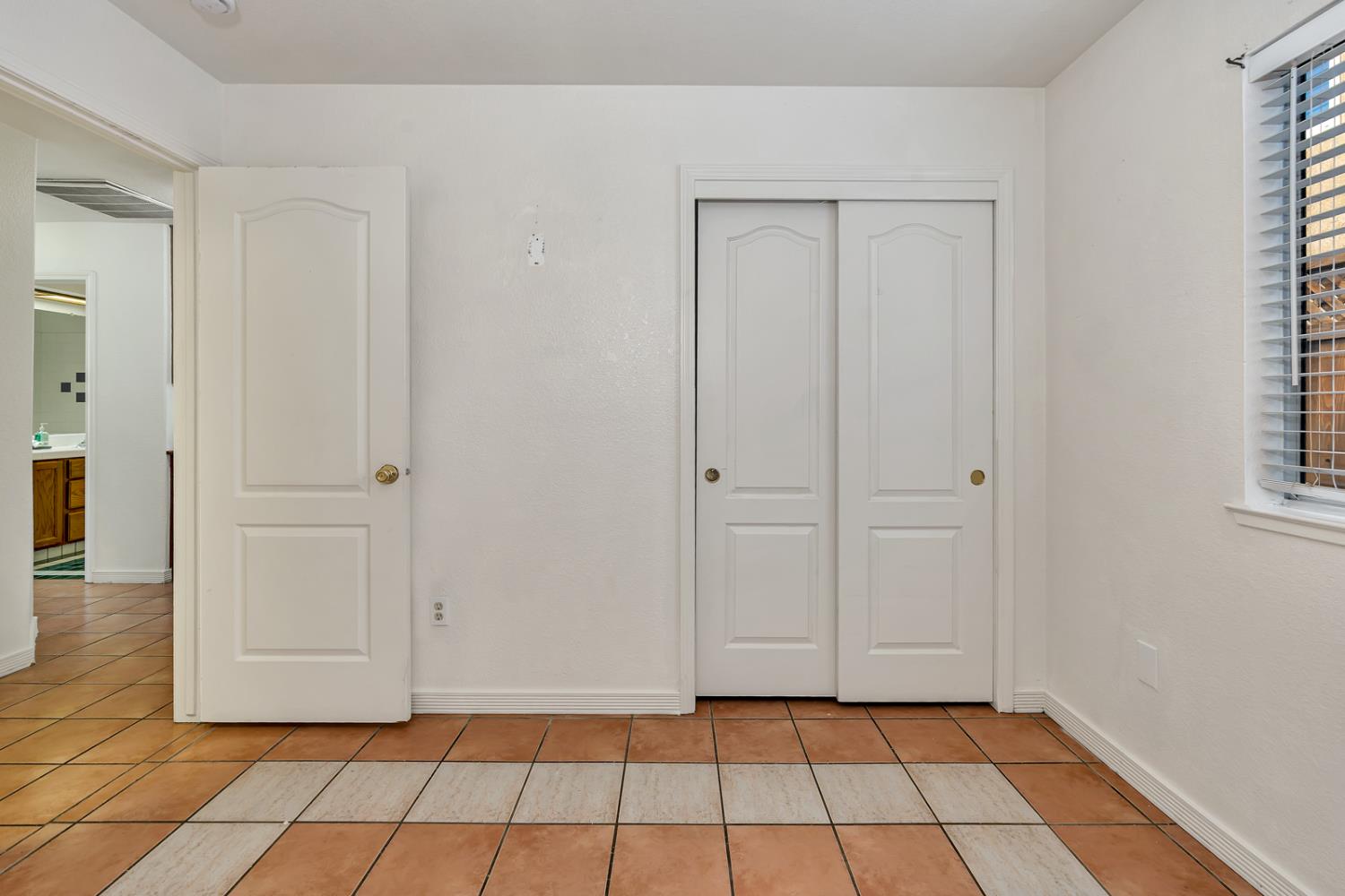 Detail Gallery Image 33 of 71 For 934 Neal St, Los Banos,  CA 93635 - 4 Beds | 2 Baths