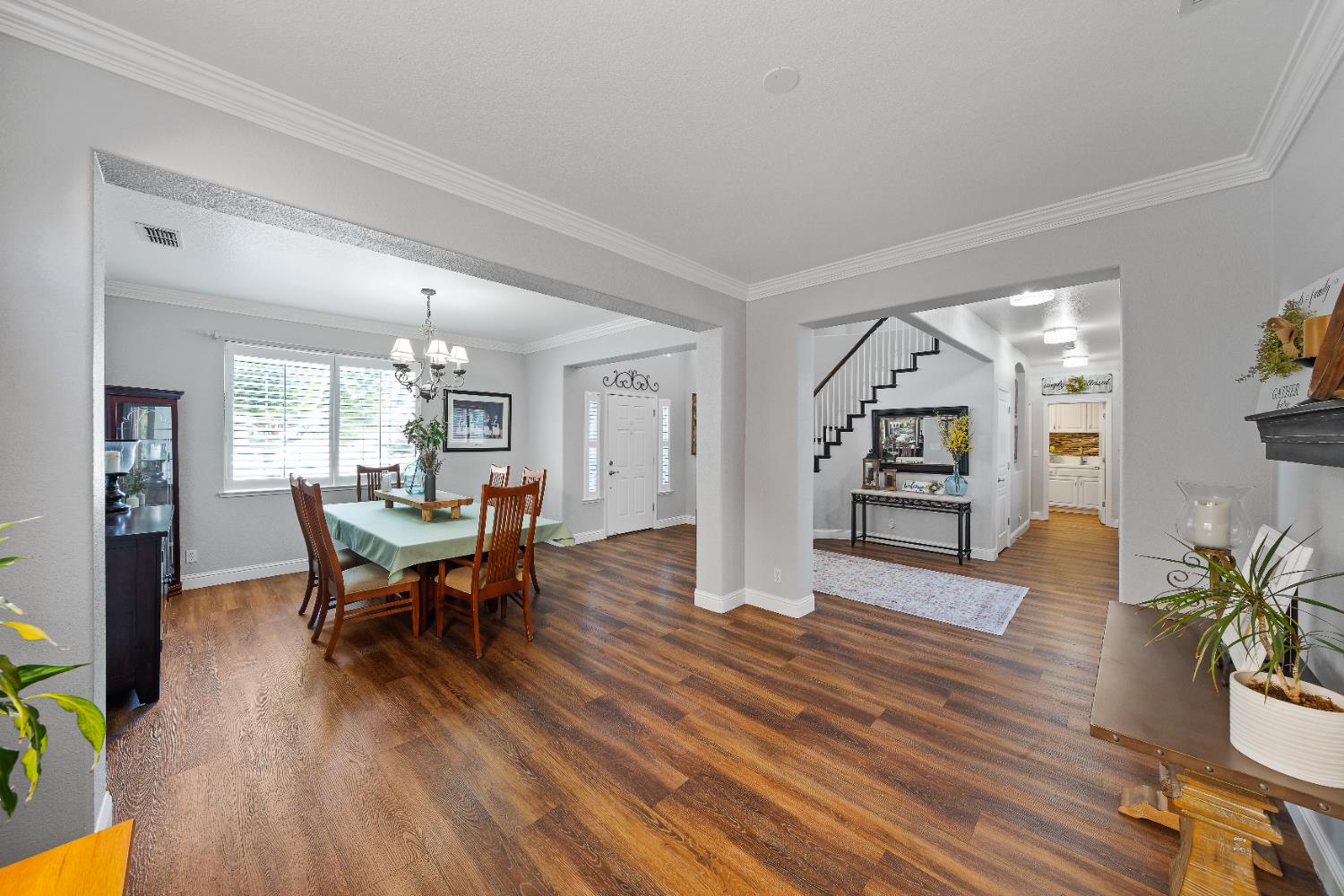 Detail Gallery Image 14 of 49 For 5504 Pleasant Grove Ct, Salida,  CA 95368 - 4 Beds | 3 Baths
