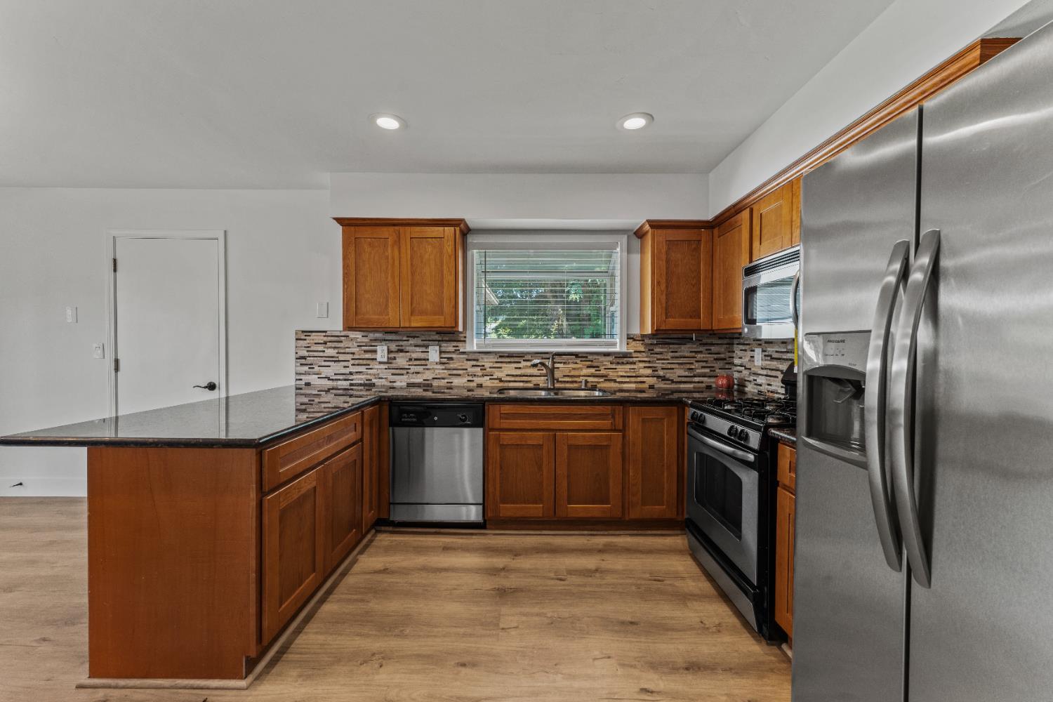 Detail Gallery Image 7 of 25 For 6413 Cheltenham Way, Citrus Heights,  CA 95621 - 3 Beds | 1 Baths