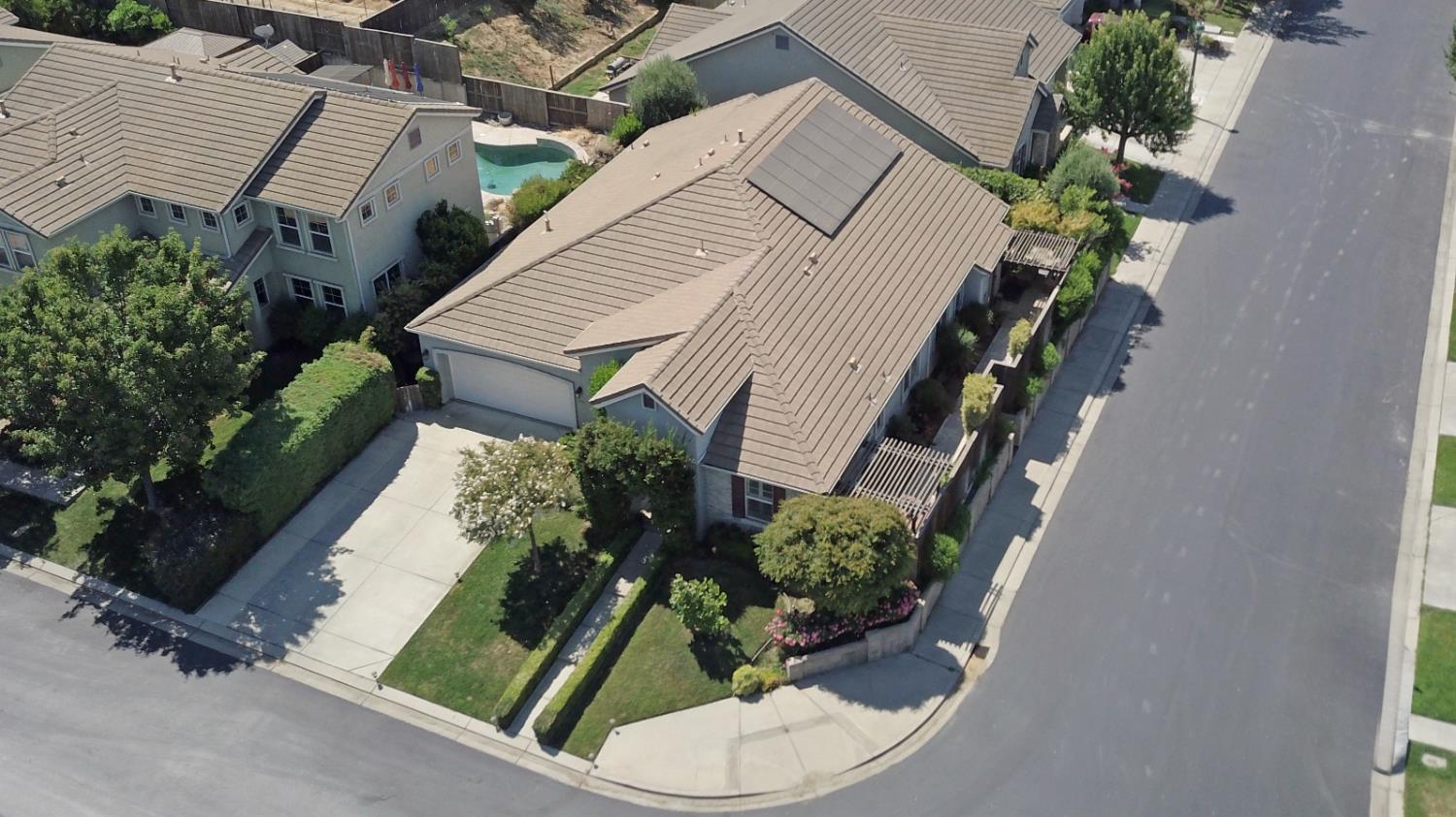 Detail Gallery Image 2 of 54 For 13702 Channel Ln, Waterford,  CA 95386 - 4 Beds | 3 Baths