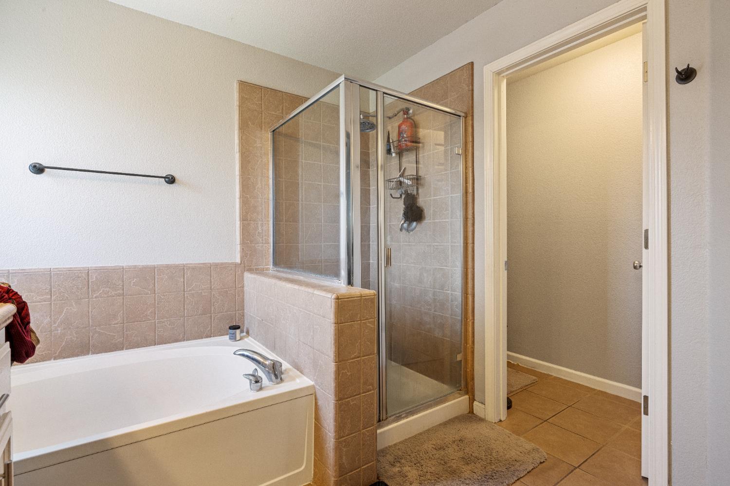 Detail Gallery Image 21 of 62 For 5422 Antique Rose Way, Riverbank,  CA 95367 - 3 Beds | 2/1 Baths