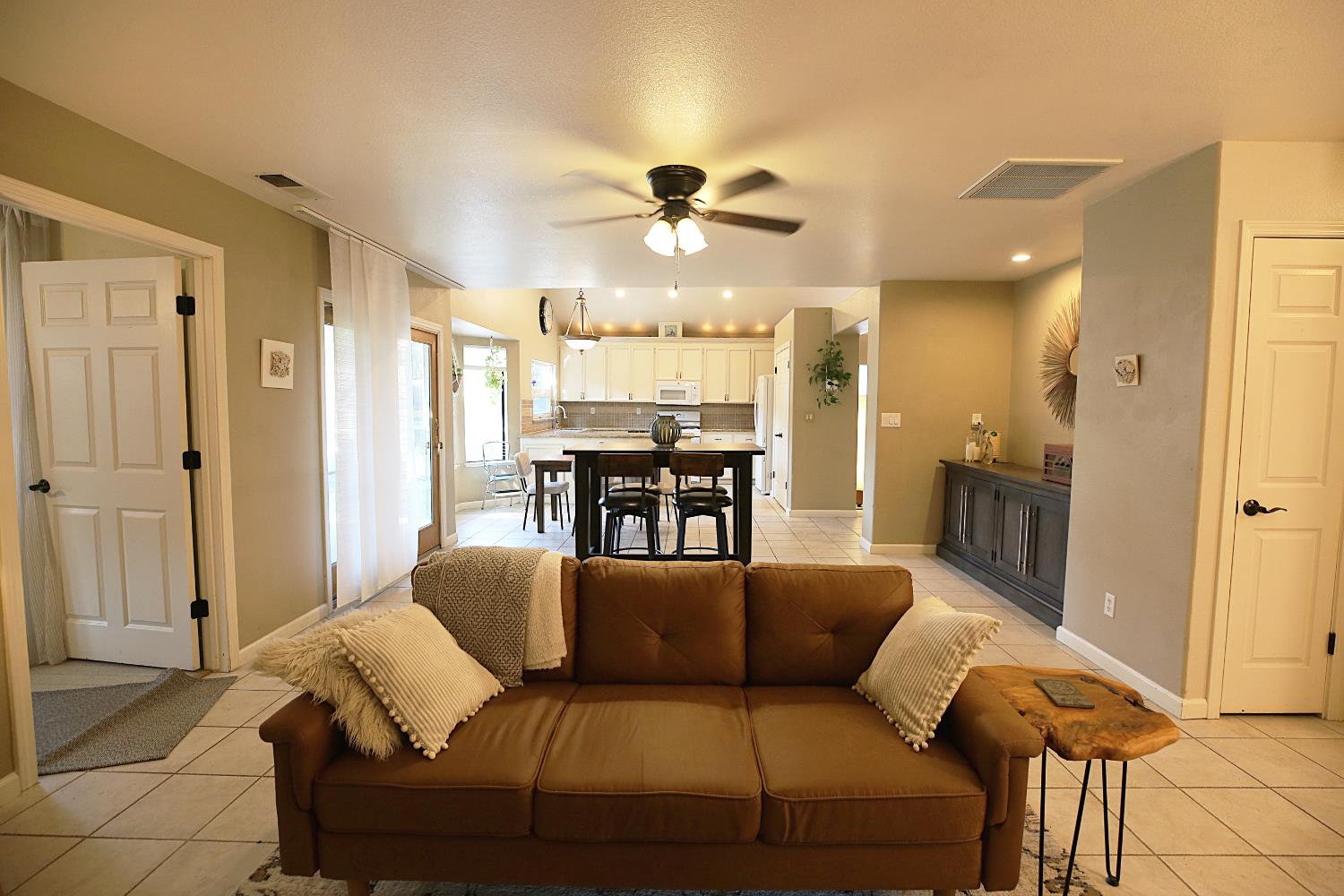 Detail Gallery Image 23 of 75 For 999 River Ave, Oakdale,  CA 95361 - 5 Beds | 4 Baths