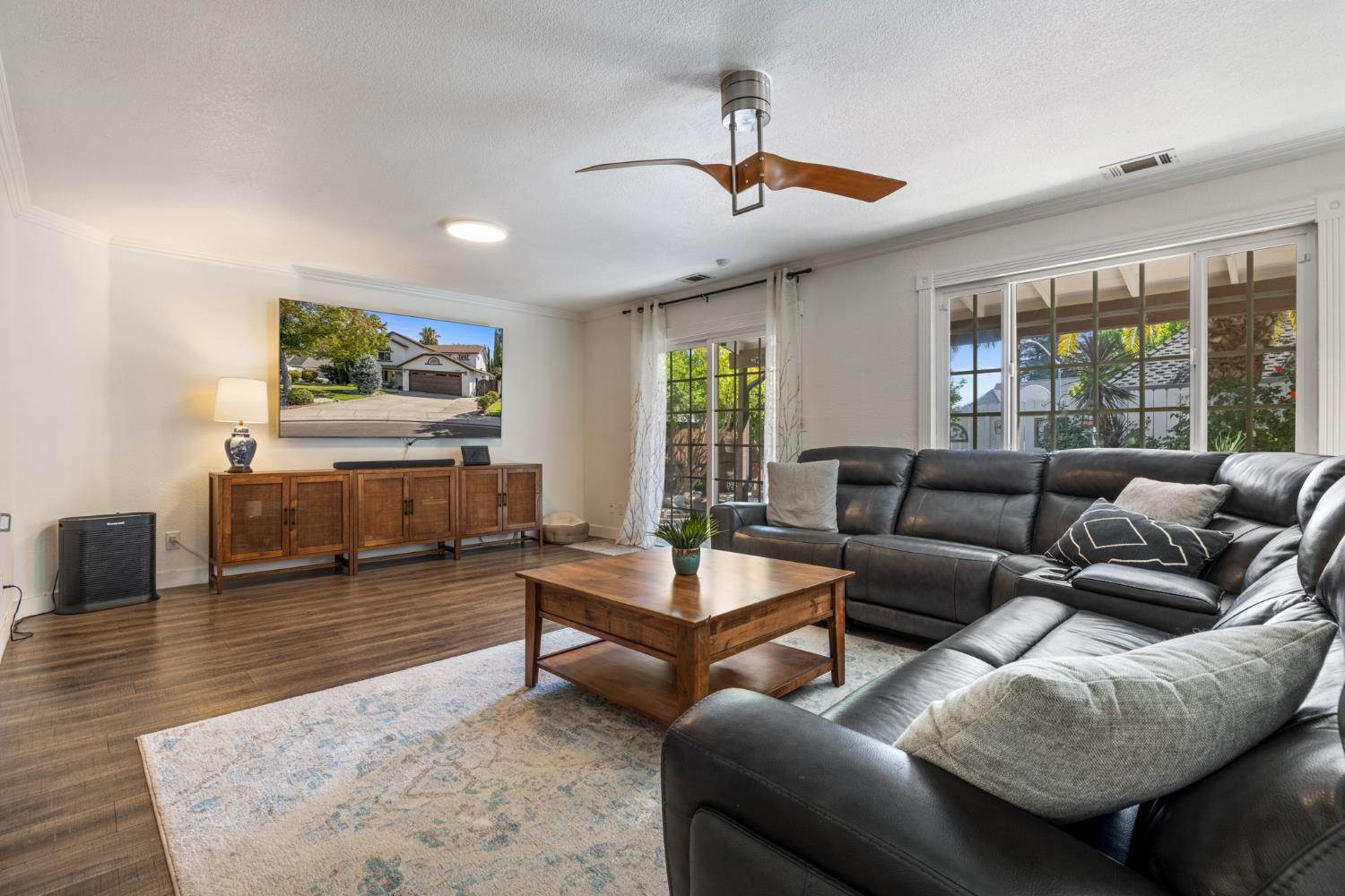 Detail Gallery Image 6 of 39 For 4008 Cromwell Cir, Modesto,  CA 95356 - 4 Beds | 2/1 Baths