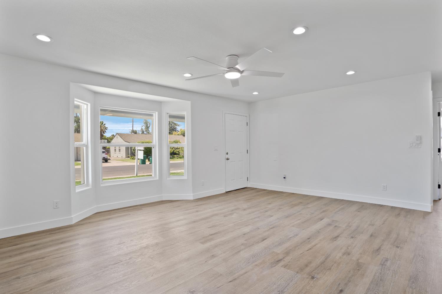 Detail Gallery Image 8 of 27 For 537 Palm Ave, Lodi,  CA 95240 - 4 Beds | 2 Baths