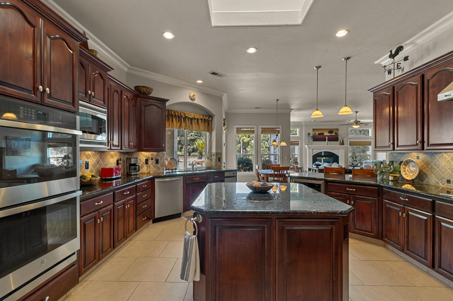 Detail Gallery Image 12 of 57 For 4325 Jacinthe Ct, Modesto,  CA 95356 - 4 Beds | 4/1 Baths