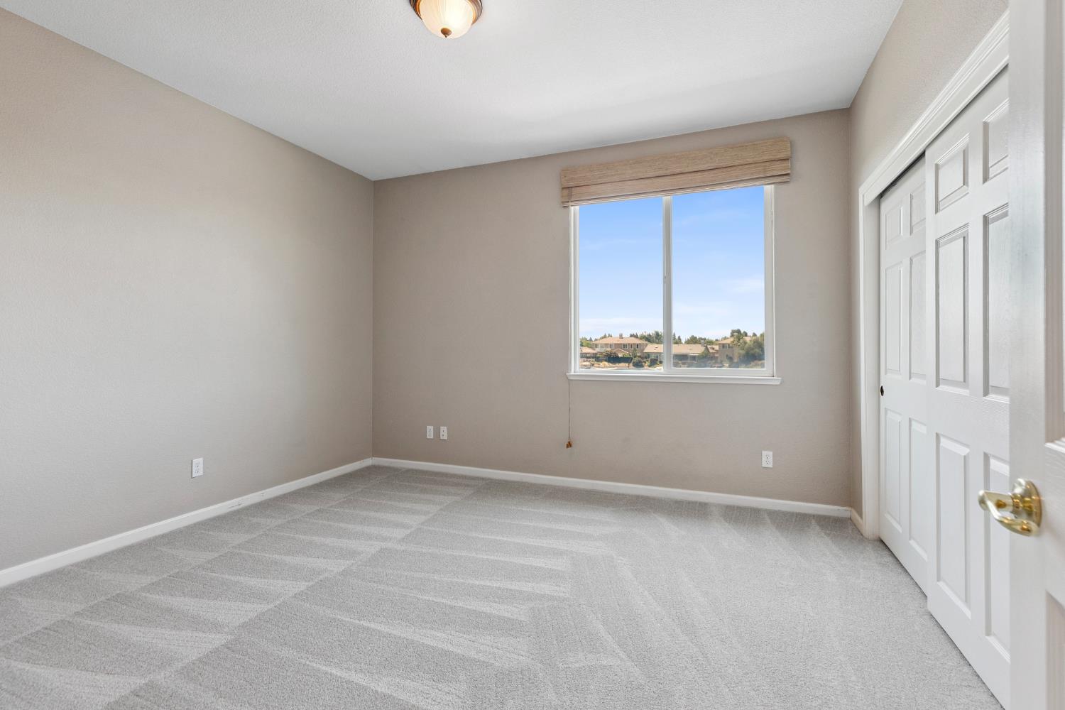 Detail Gallery Image 32 of 67 For 3021 Edgeview Dr, Modesto,  CA 95355 - 5 Beds | 3/1 Baths