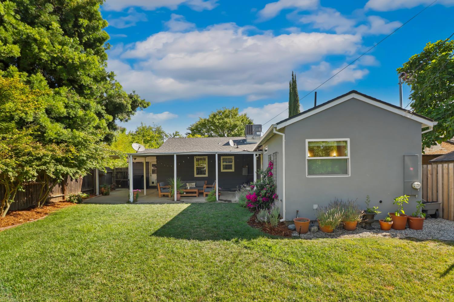 Detail Gallery Image 38 of 45 For 1452 Oregon Dr, Sacramento,  CA 95822 - 3 Beds | 2 Baths
