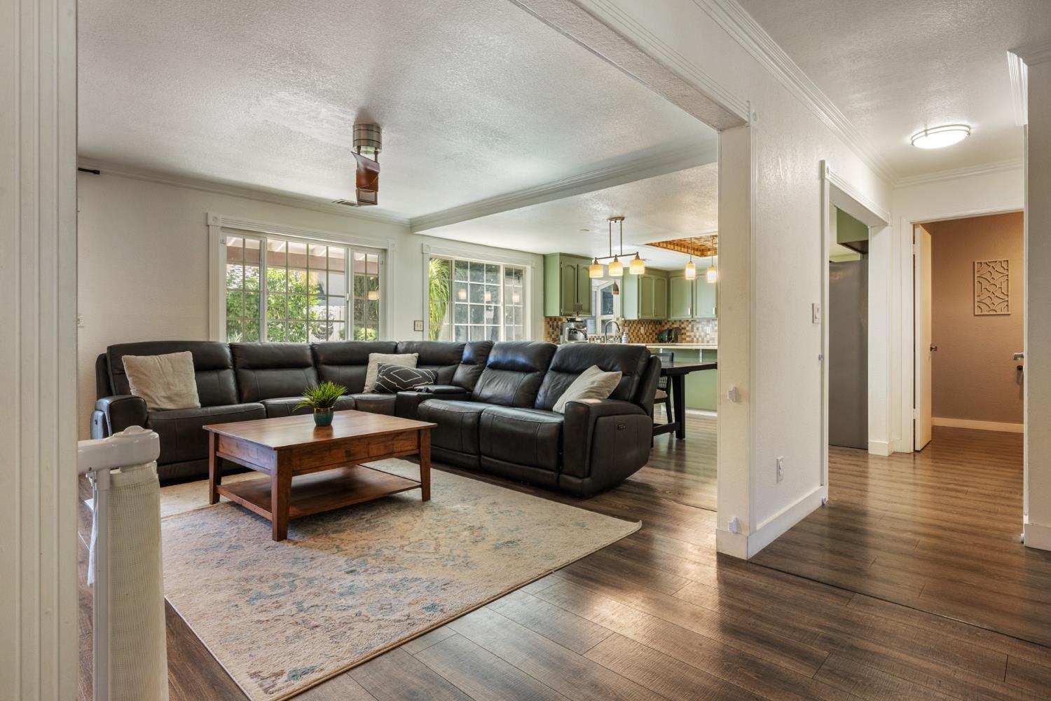 Detail Gallery Image 15 of 39 For 4008 Cromwell Cir, Modesto,  CA 95356 - 4 Beds | 2/1 Baths