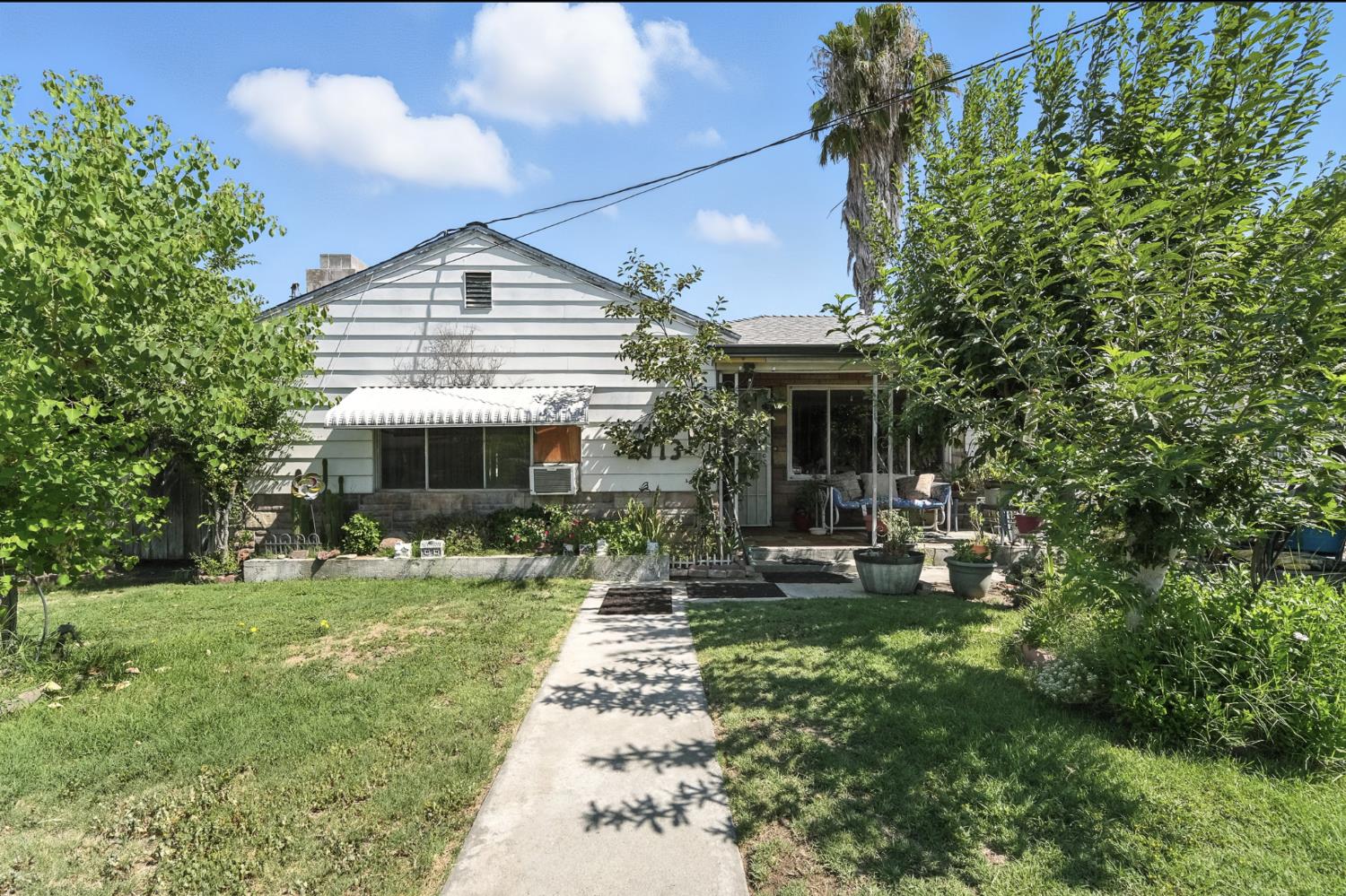Detail Gallery Image 1 of 36 For 2713 Dale Ave, Ceres,  CA 95307 - 3 Beds | 2 Baths