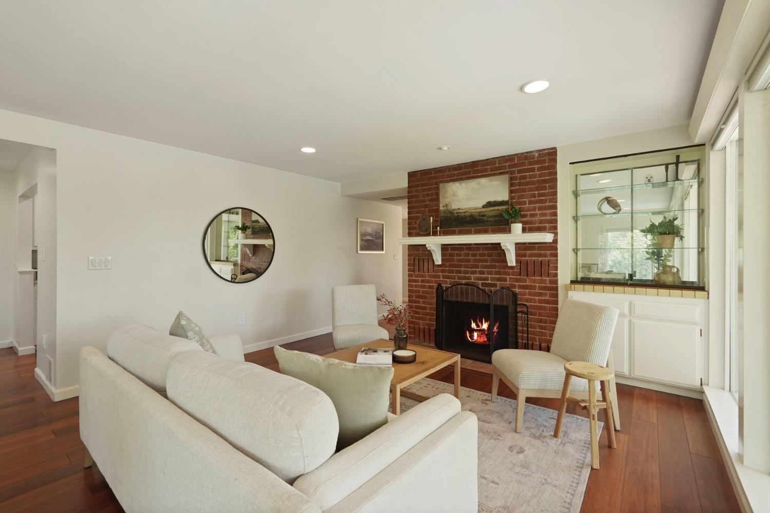 Detail Gallery Image 14 of 52 For 411 King Rd, Roseville,  CA 95678 - 4 Beds | 3 Baths