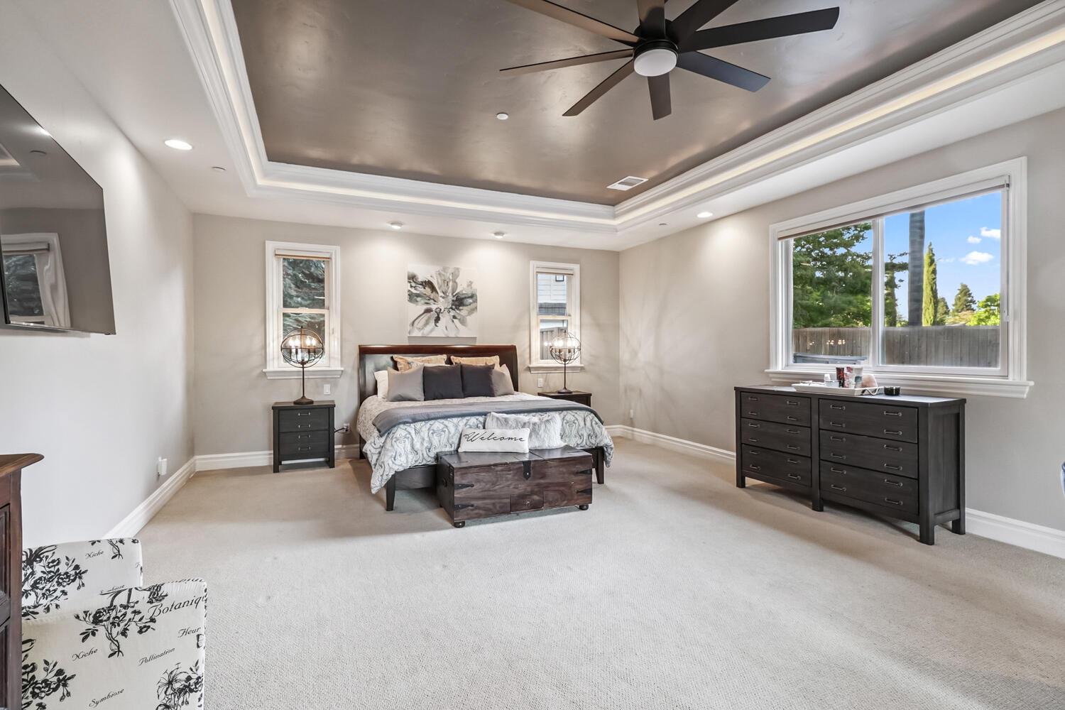 Detail Gallery Image 32 of 72 For 4900 Saint Augustine Dr, Elk Grove,  CA 95758 - 4 Beds | 4 Baths
