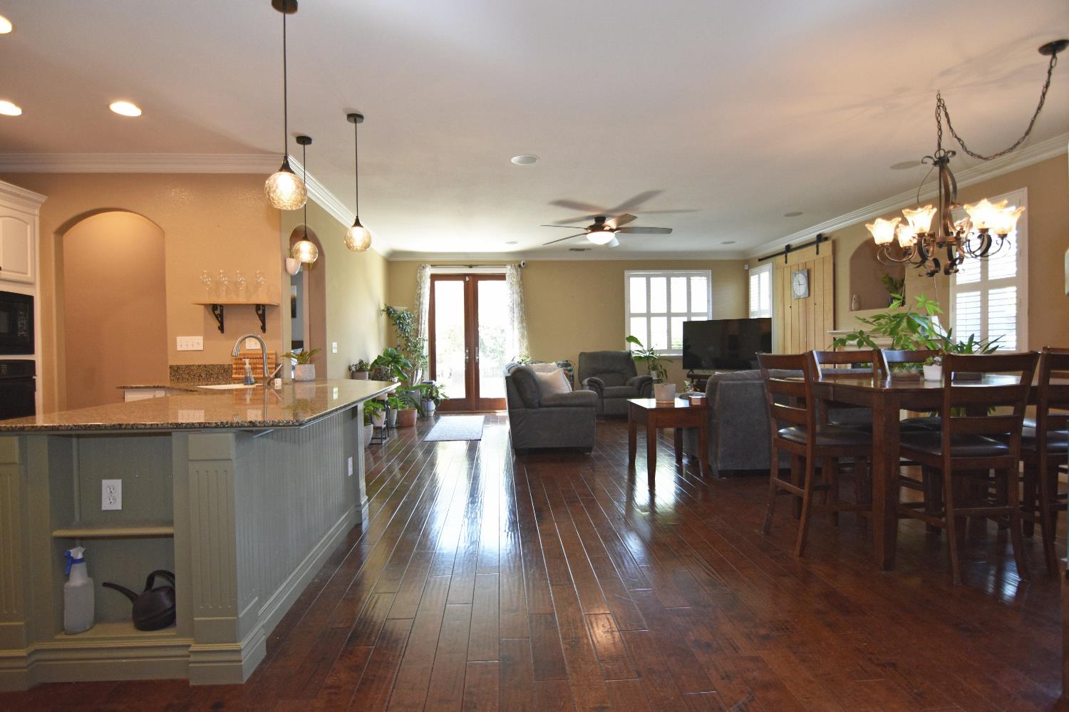 Detail Gallery Image 12 of 54 For 13702 Channel Ln, Waterford,  CA 95386 - 4 Beds | 3 Baths
