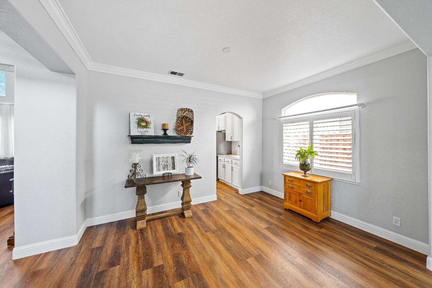 Detail Gallery Image 12 of 49 For 5504 Pleasant Grove Ct, Salida,  CA 95368 - 4 Beds | 3 Baths