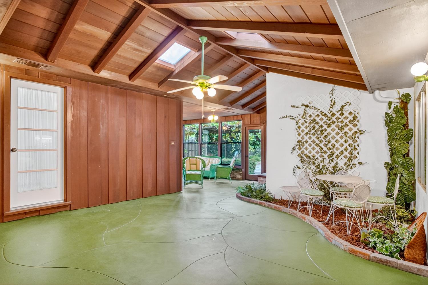 Detail Gallery Image 16 of 22 For 1004 Elm, Woodland,  CA 95695 - 3 Beds | 3 Baths