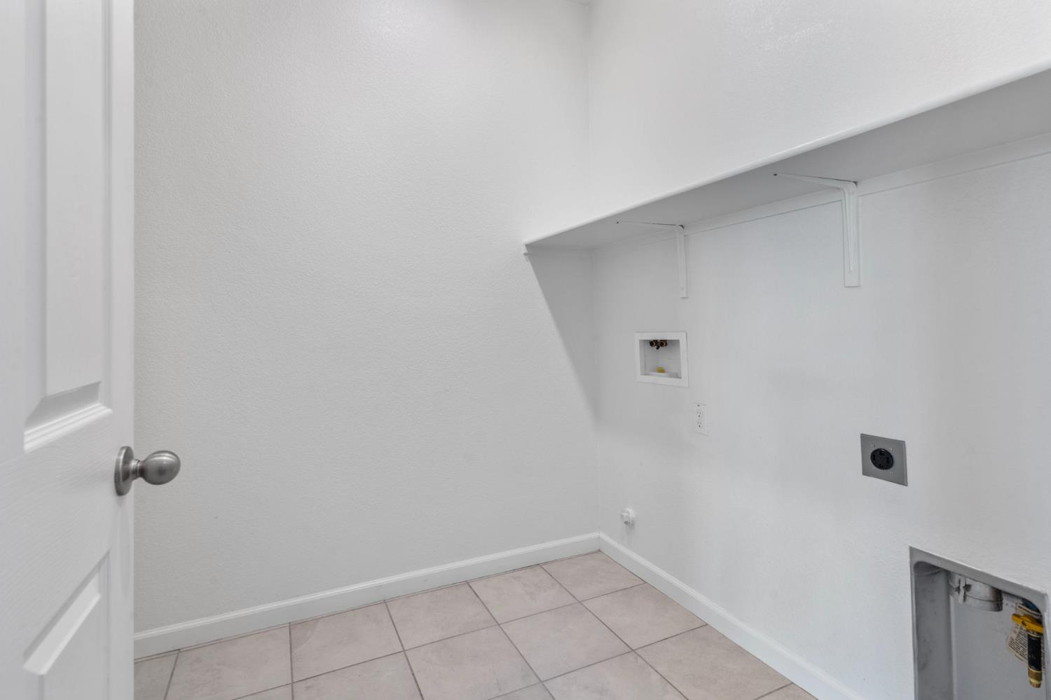 Detail Gallery Image 14 of 50 For 9526 Cadmium Ct, Sacramento,  CA 95829 - 4 Beds | 2 Baths