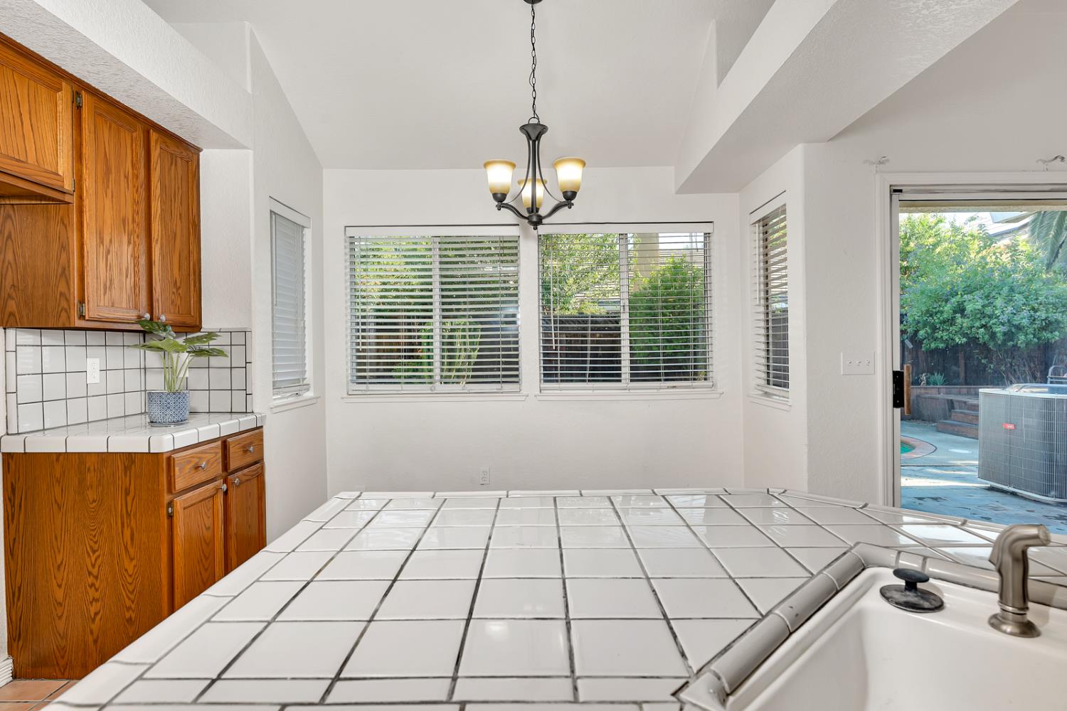 Detail Gallery Image 22 of 71 For 934 Neal St, Los Banos,  CA 93635 - 4 Beds | 2 Baths