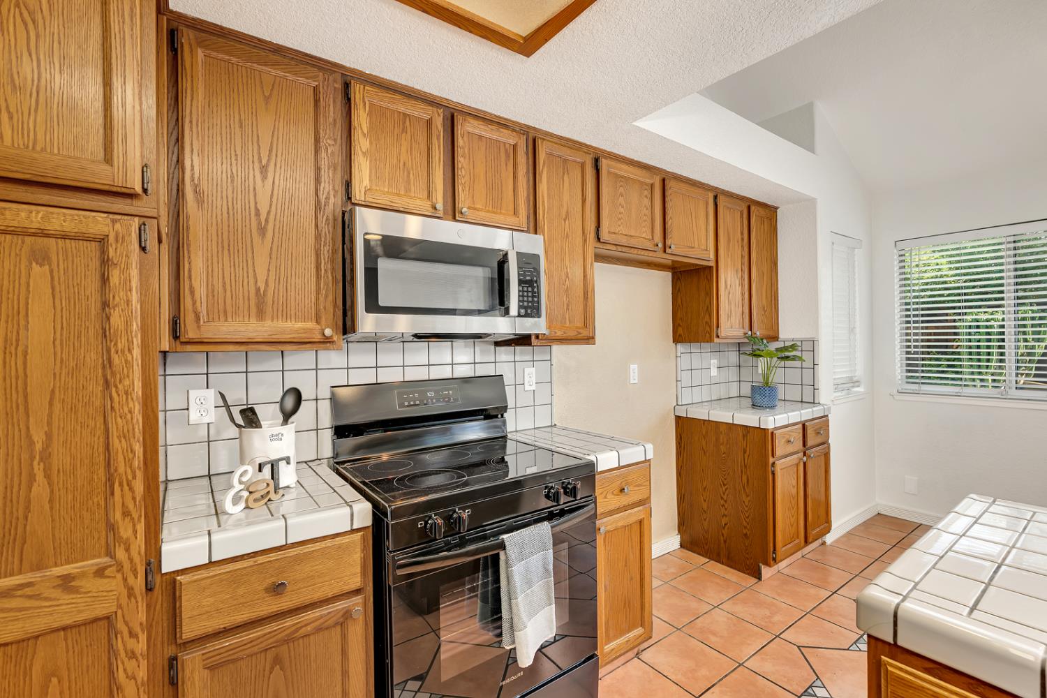 Detail Gallery Image 19 of 71 For 934 Neal St, Los Banos,  CA 93635 - 4 Beds | 2 Baths