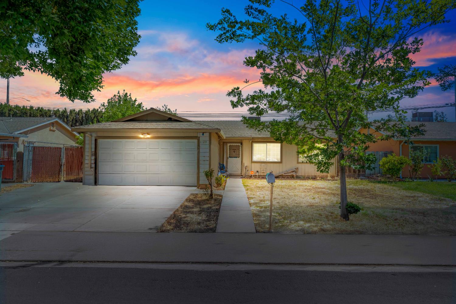 1120 Petaluma Drive, Modesto CA 95351