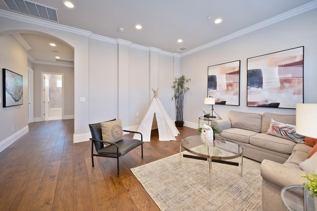 Detail Gallery Image 27 of 94 For 689 Oreno Cir, Folsom,  CA 95630 - 5 Beds | 4/1 Baths