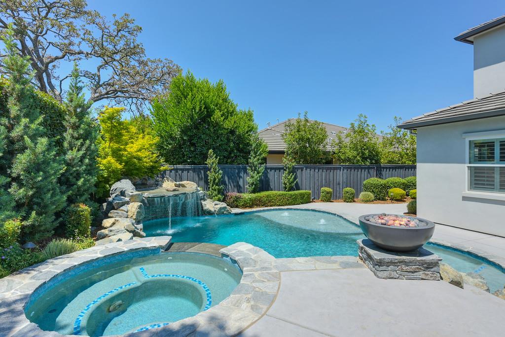Detail Gallery Image 64 of 94 For 689 Oreno Cir, Folsom,  CA 95630 - 5 Beds | 4/1 Baths