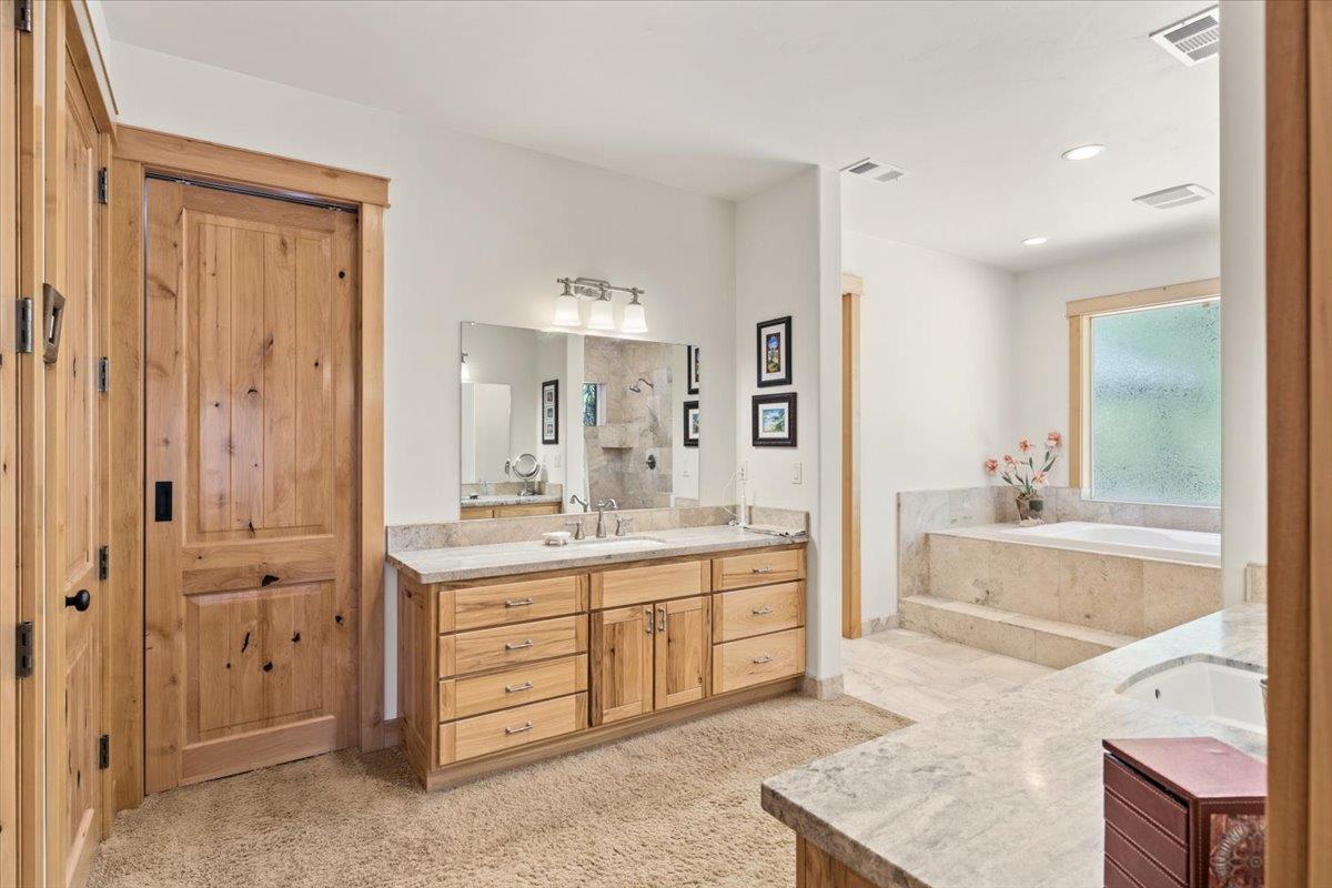 Detail Gallery Image 22 of 64 For 11382 Cour Royal, Nevada City,  CA 95959 - 3 Beds | 3/1 Baths