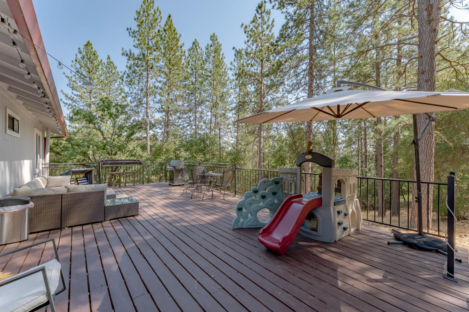 Detail Gallery Image 32 of 68 For 3980 Donner Trl, Placerville,  CA 95667 - 3 Beds | 2 Baths