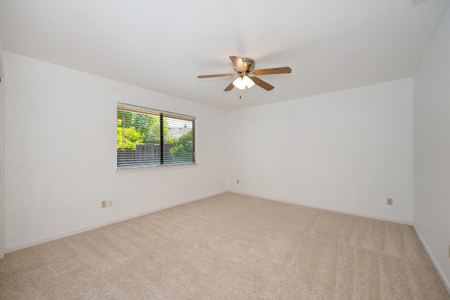 Detail Gallery Image 30 of 53 For 5408 E Brook Way, Elk Grove,  CA 95758 - 3 Beds | 2 Baths