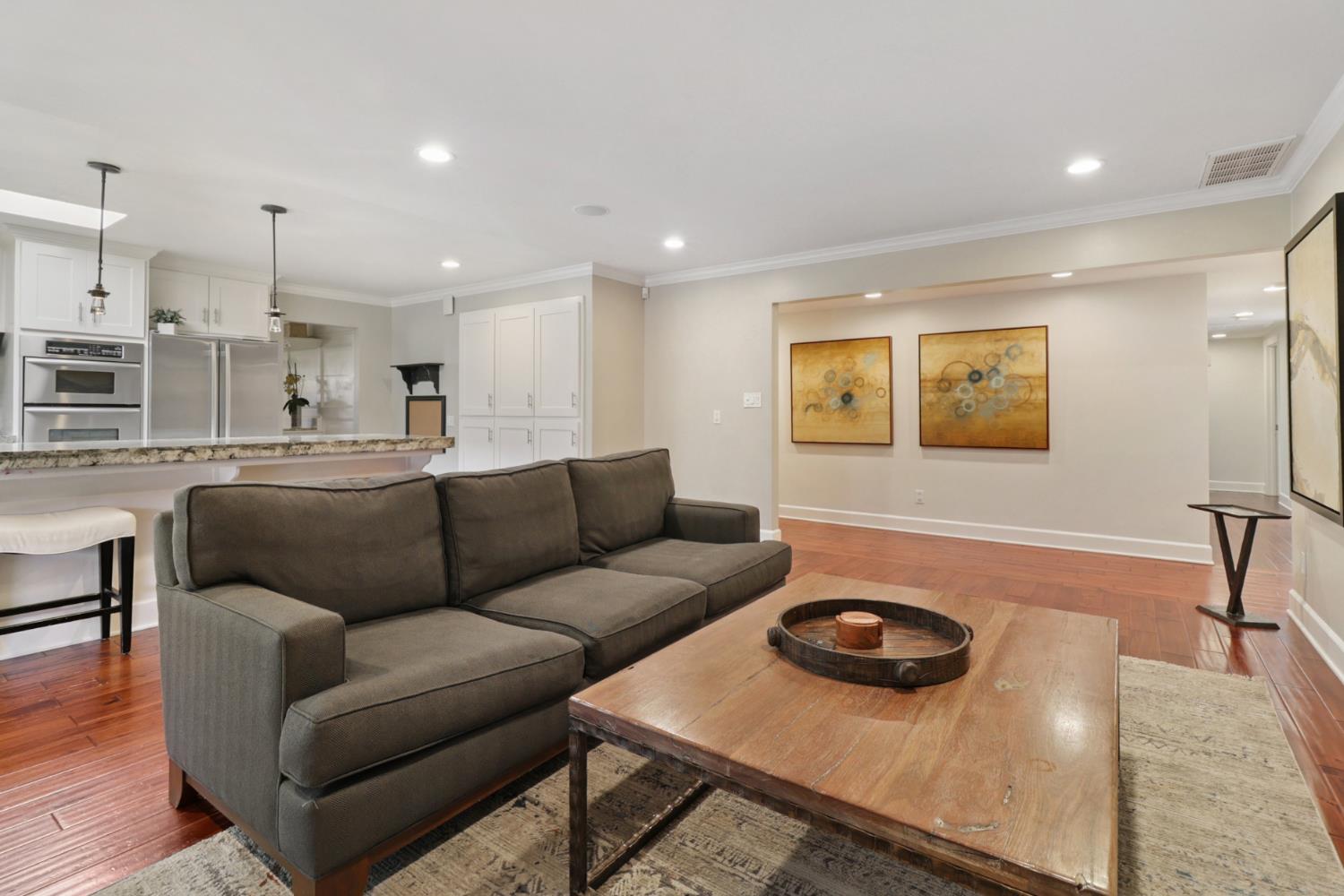 Detail Gallery Image 12 of 62 For 551 Thornley Way, Sacramento,  CA 95864 - 4 Beds | 2/1 Baths