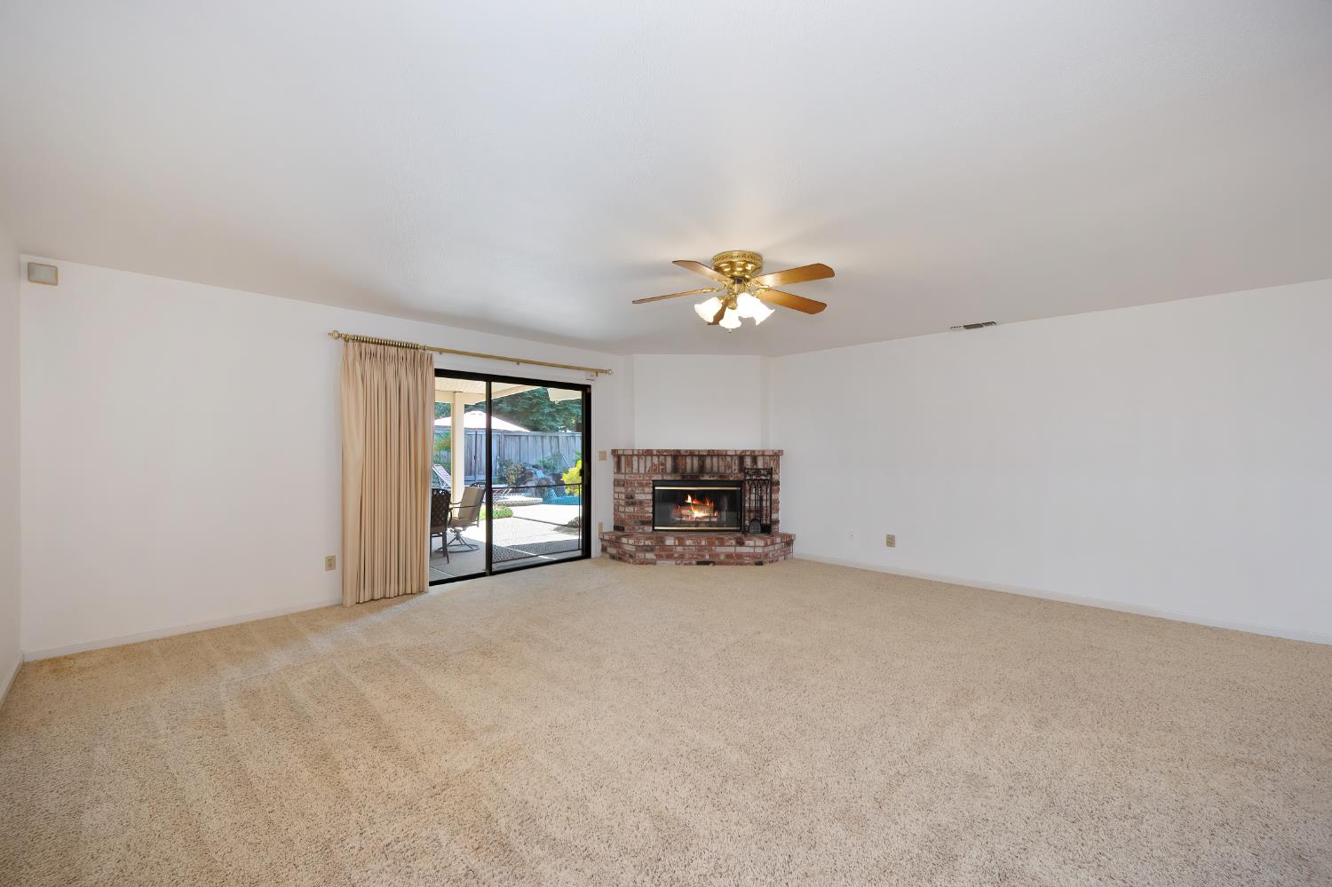 Detail Gallery Image 22 of 53 For 5408 E Brook Way, Elk Grove,  CA 95758 - 3 Beds | 2 Baths
