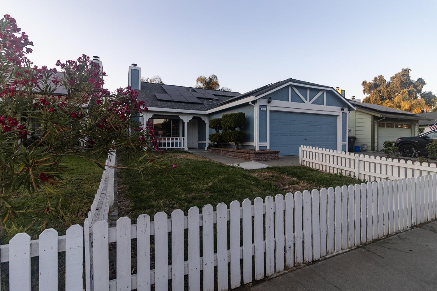 Detail Gallery Image 1 of 35 For 1377 Leo Way, Woodland,  CA 95776 - 3 Beds | 2 Baths