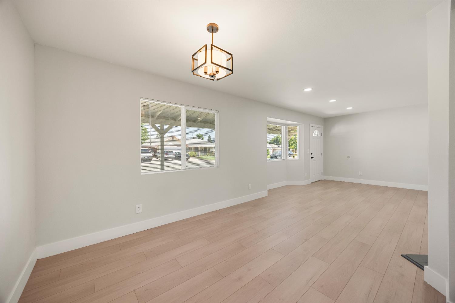 Detail Gallery Image 10 of 35 For 6237 San Martin St, North Highlands,  CA 95660 - 4 Beds | 2 Baths
