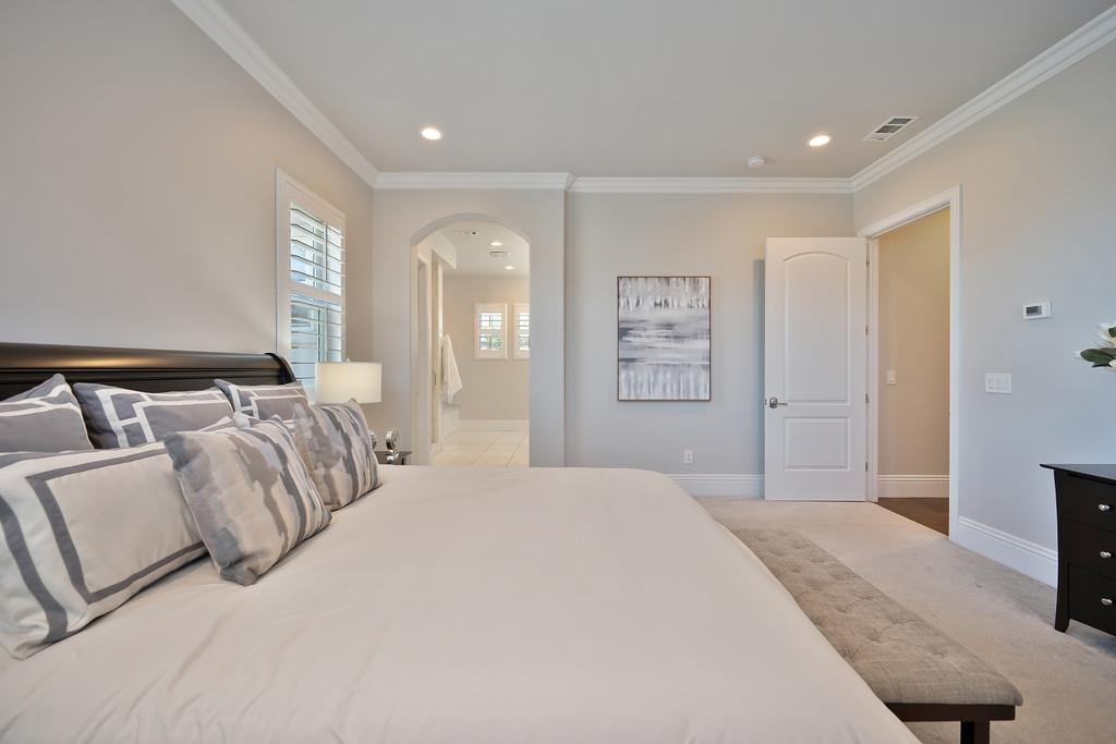 Detail Gallery Image 39 of 94 For 689 Oreno Cir, Folsom,  CA 95630 - 5 Beds | 4/1 Baths