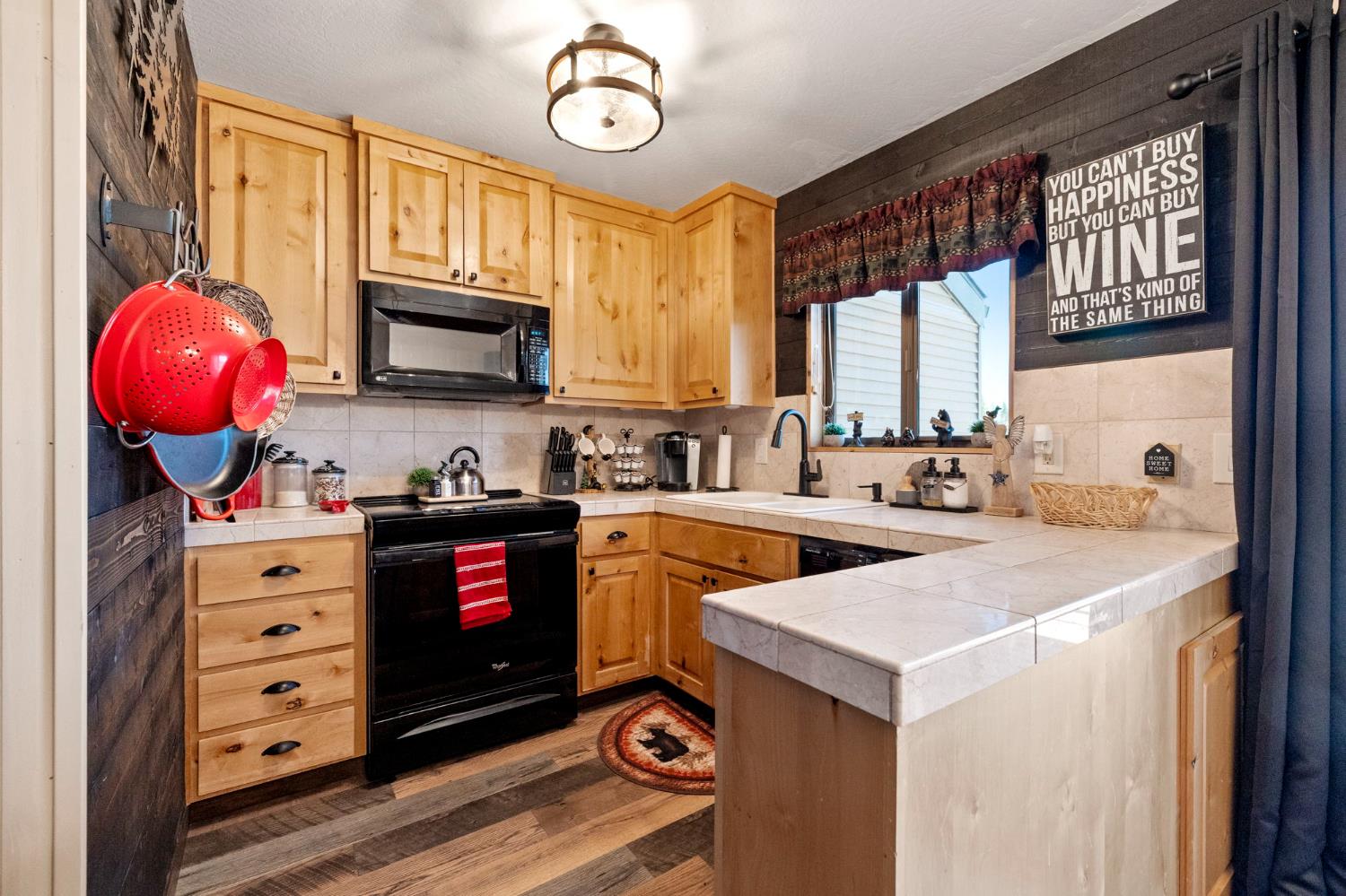 Detail Gallery Image 12 of 39 For 33745 Upper Leland Rd 40a,  Strawberry,  CA 95375 - 3 Beds | 2 Baths
