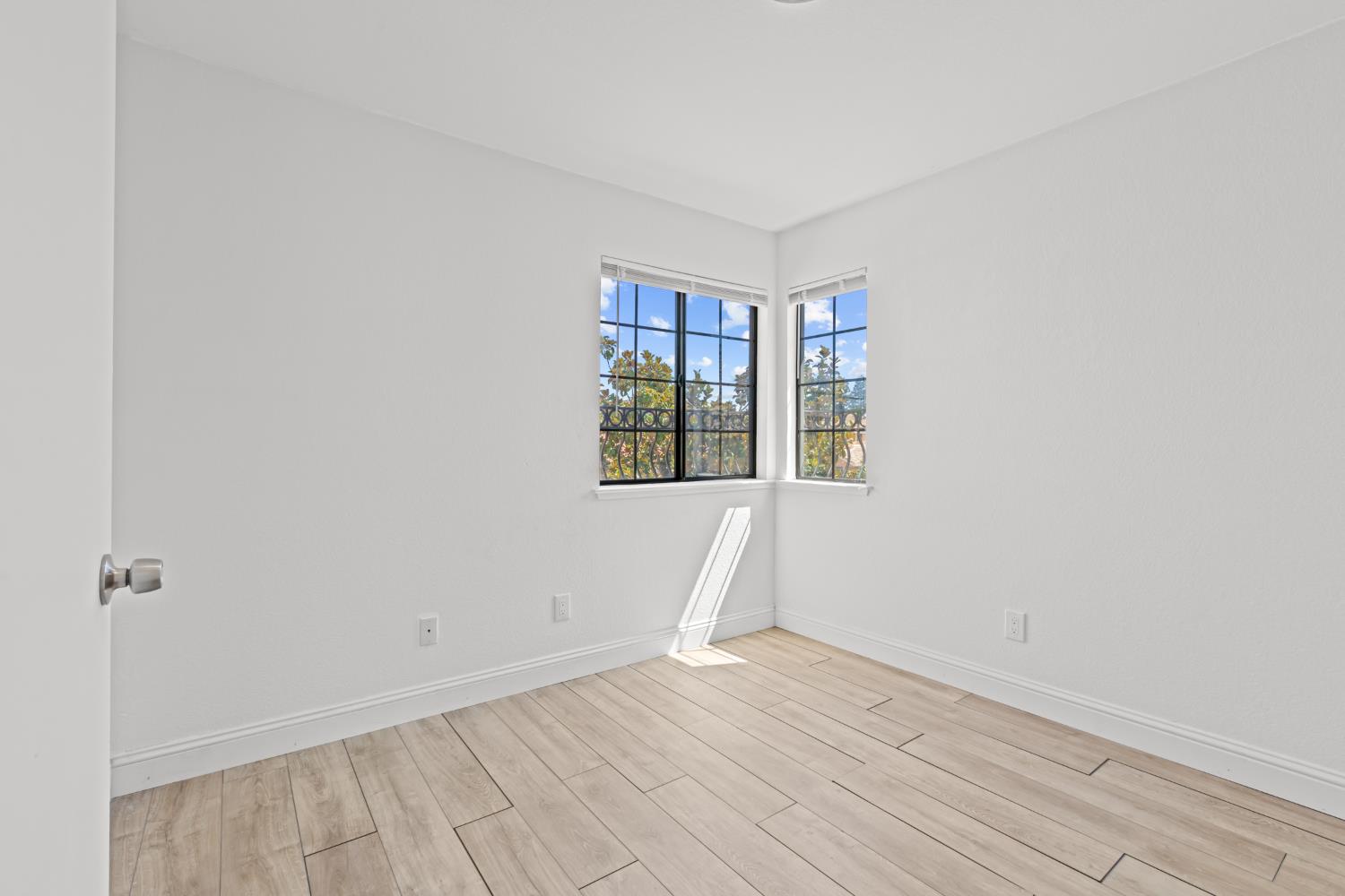 Detail Gallery Image 29 of 44 For 5038 Felicia Way, Elk Grove,  CA 95758 - 3 Beds | 2/1 Baths