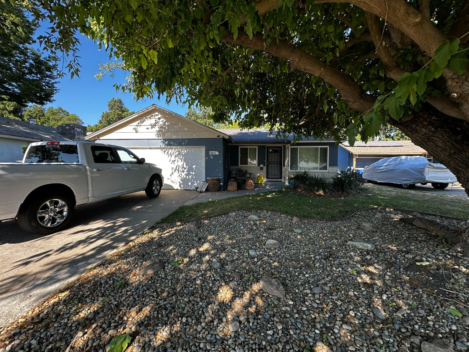 Detail Gallery Image 3 of 4 For 6748 Golf View Dr, Sacramento,  CA 95822 - 3 Beds | 1/1 Baths