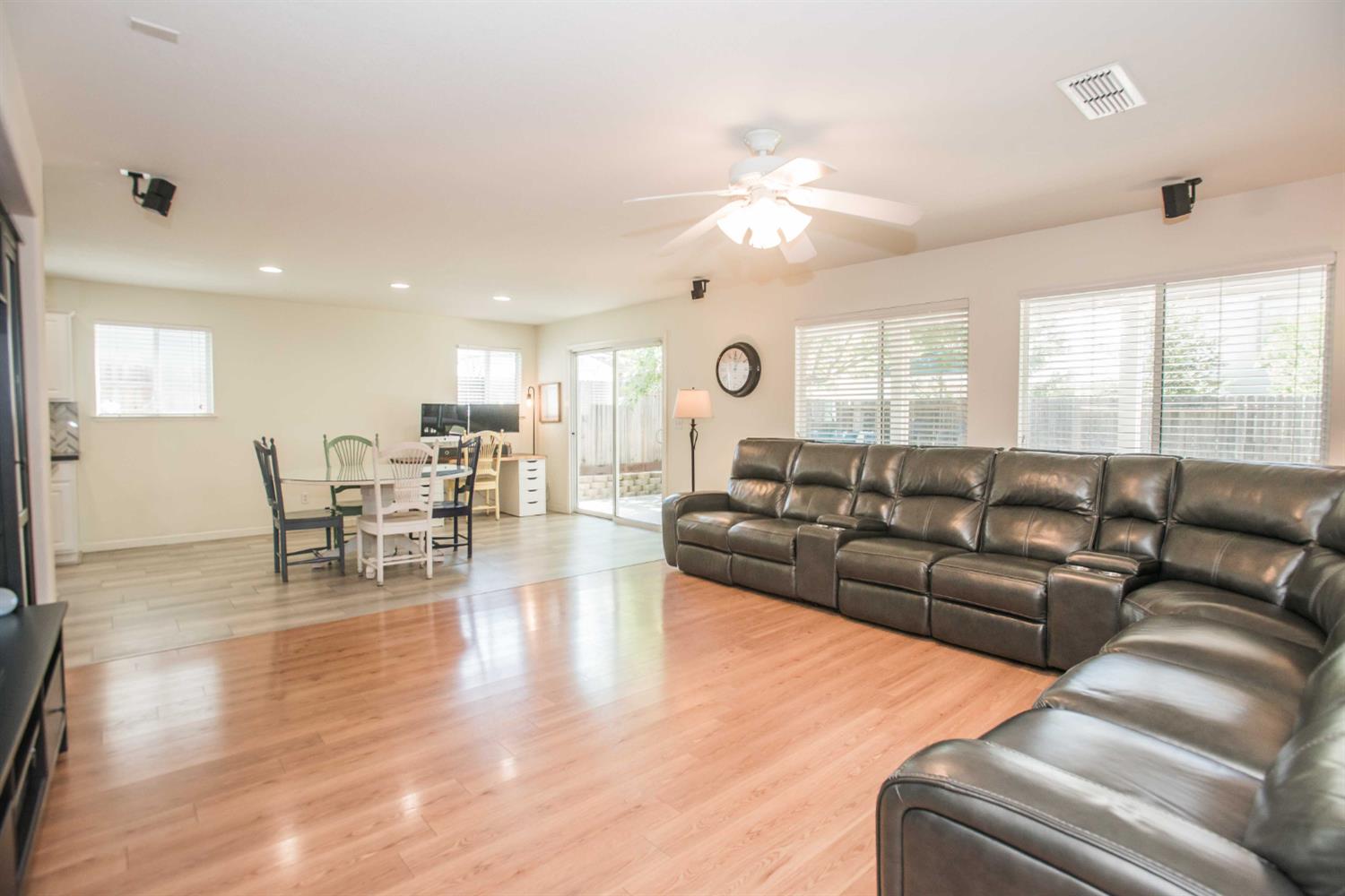 Detail Gallery Image 14 of 68 For 2210 Arnold Dr, Rocklin,  CA 95765 - 4 Beds | 2/1 Baths