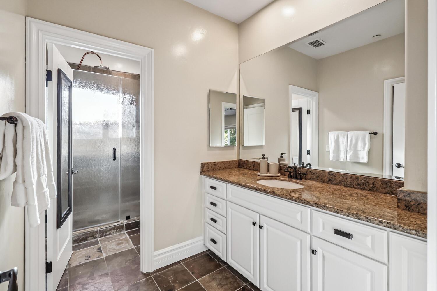 Detail Gallery Image 46 of 72 For 4900 Saint Augustine Dr, Elk Grove,  CA 95758 - 4 Beds | 4 Baths