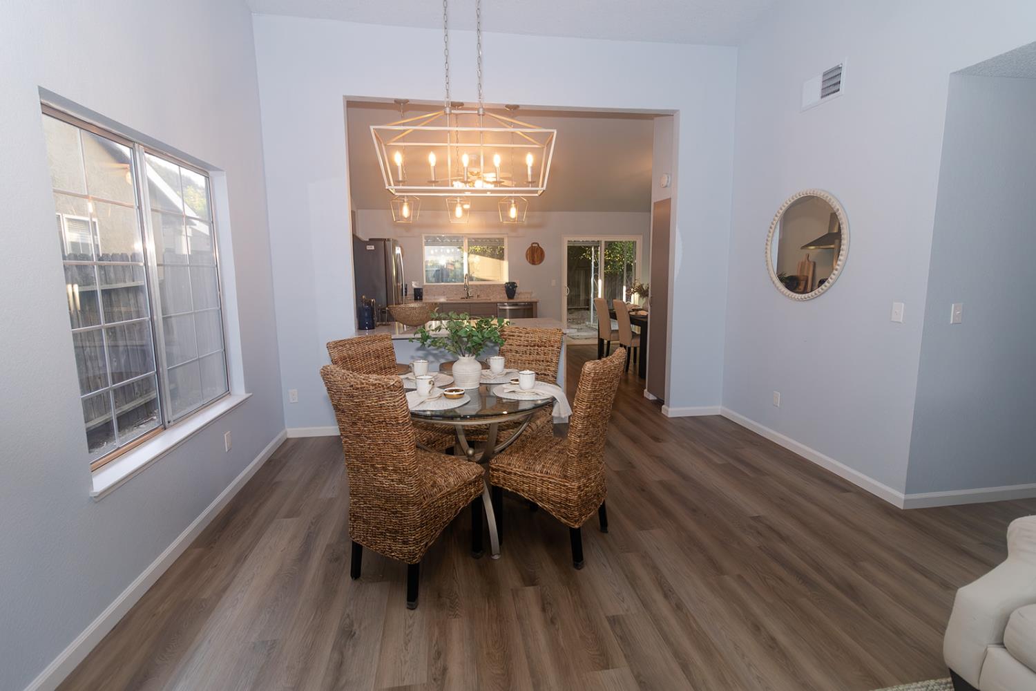 Detail Gallery Image 11 of 35 For 1377 Leo Way, Woodland,  CA 95776 - 3 Beds | 2 Baths