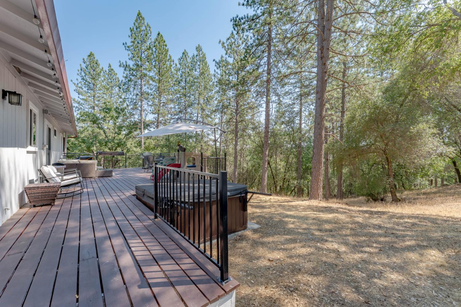 Detail Gallery Image 29 of 68 For 3980 Donner Trl, Placerville,  CA 95667 - 3 Beds | 2 Baths