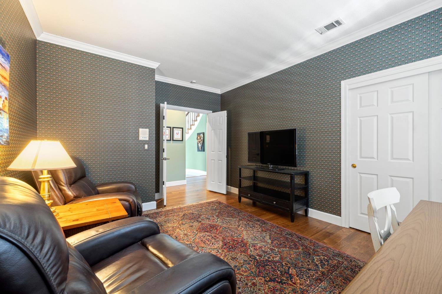 Detail Gallery Image 23 of 58 For 4330 Hale Ranch Ln, Fair Oaks,  CA 95628 - 4 Beds | 3 Baths