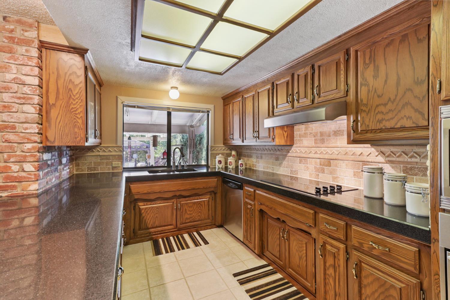 Detail Gallery Image 19 of 95 For 7919 Wonder St, Citrus Heights,  CA 95610 - 4 Beds | 2/1 Baths