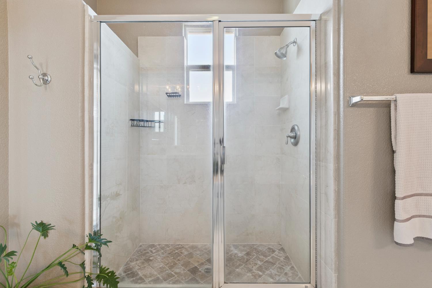 Detail Gallery Image 42 of 67 For 3021 Edgeview Dr, Modesto,  CA 95355 - 5 Beds | 3/1 Baths