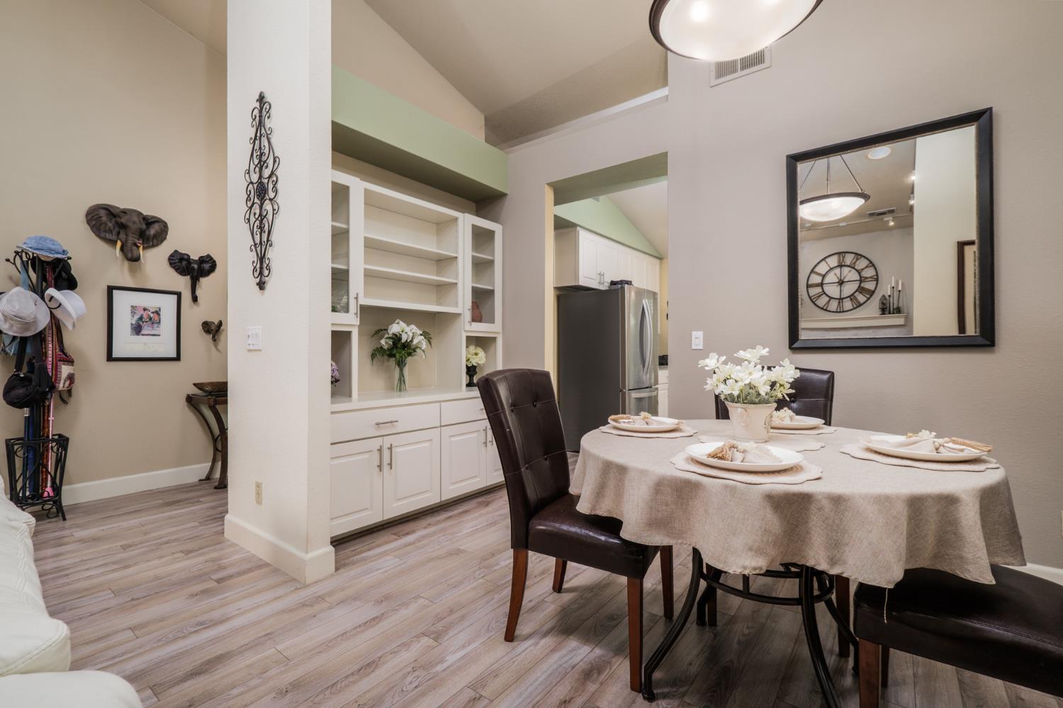 Detail Gallery Image 16 of 63 For 5148 Walnut Place Ln, Carmichael,  CA 95608 - 3 Beds | 2 Baths