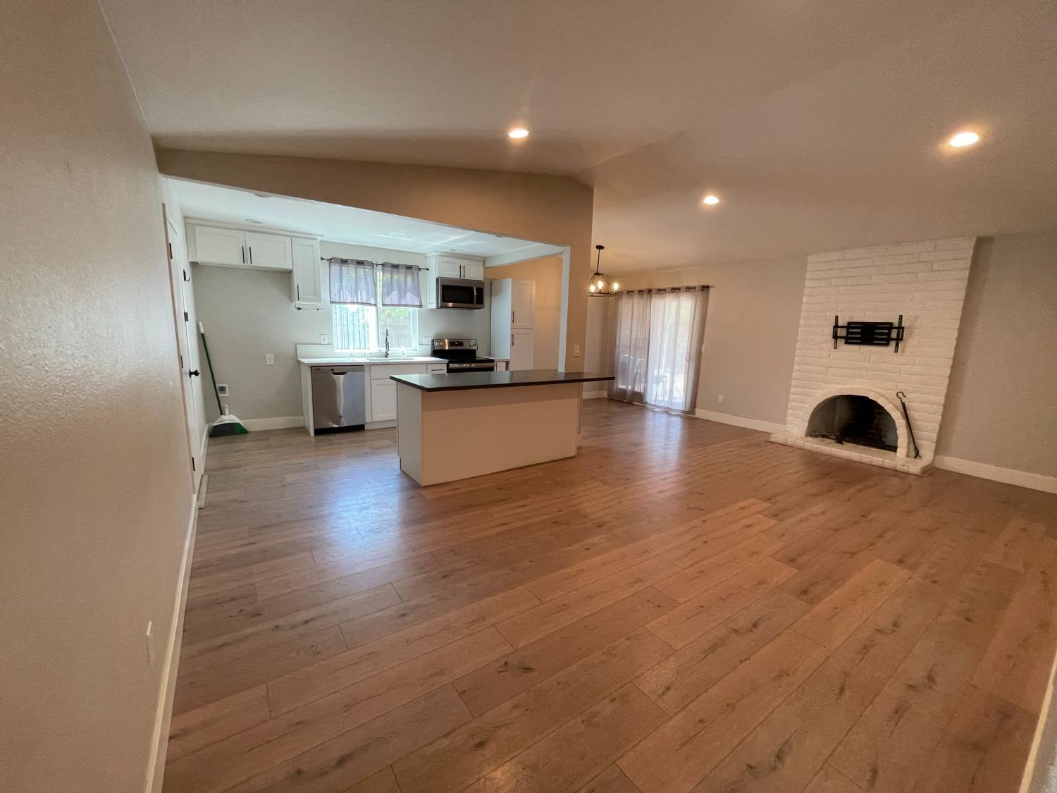 Detail Gallery Image 30 of 32 For 9185 Clendenen Way, Sacramento,  CA 95826 - 3 Beds | 2 Baths