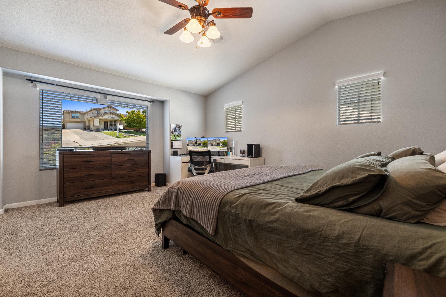Detail Gallery Image 18 of 62 For 5422 Antique Rose Way, Riverbank,  CA 95367 - 3 Beds | 2/1 Baths