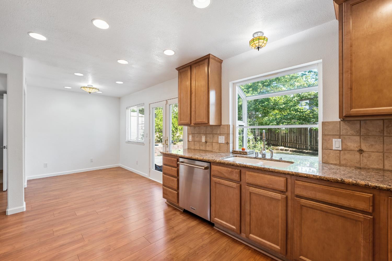 Detail Gallery Image 3 of 25 For 4509 Olivegate Dr, Fair Oaks,  CA 95628 - 4 Beds | 2/1 Baths