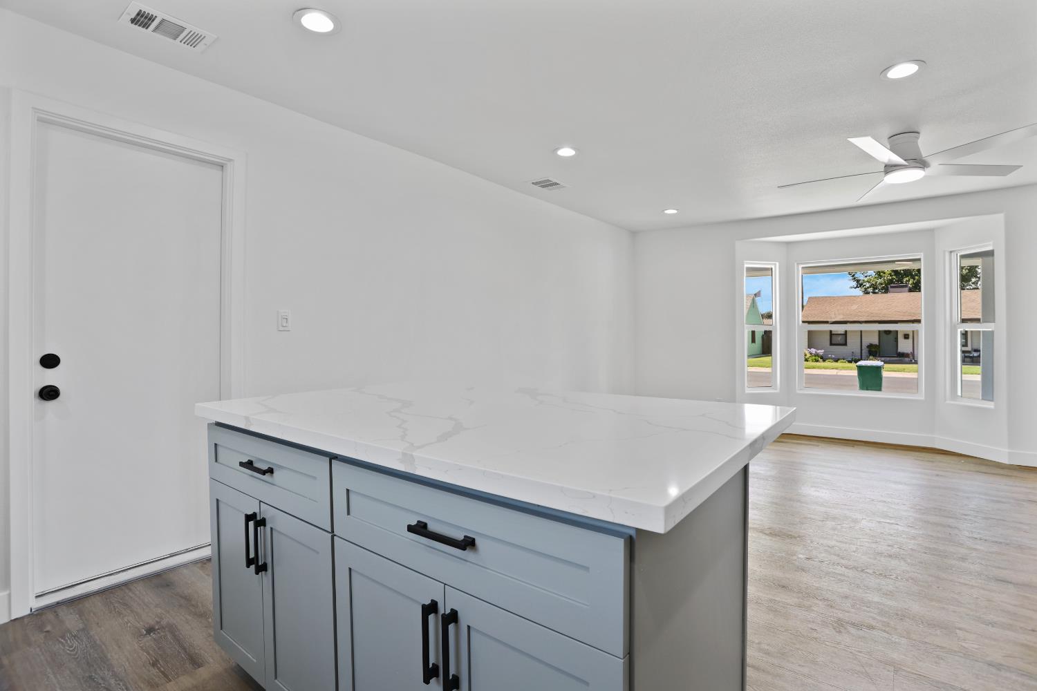 Detail Gallery Image 12 of 27 For 537 Palm Ave, Lodi,  CA 95240 - 4 Beds | 2 Baths