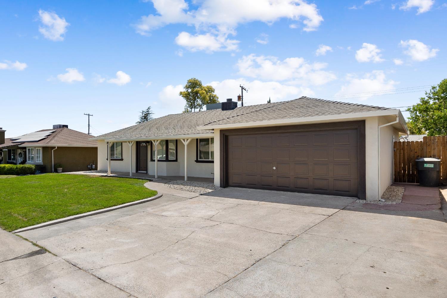 Detail Gallery Image 3 of 35 For 6237 San Martin St, North Highlands,  CA 95660 - 4 Beds | 2 Baths
