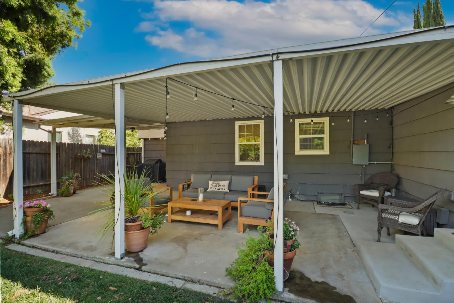 Detail Gallery Image 39 of 45 For 1452 Oregon Dr, Sacramento,  CA 95822 - 3 Beds | 2 Baths